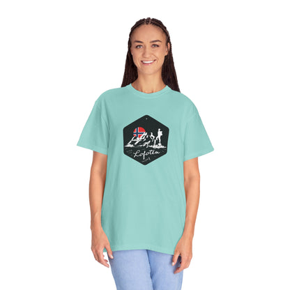 Nature Lover Unisex T-shirt - Lofoten Hiker Norway