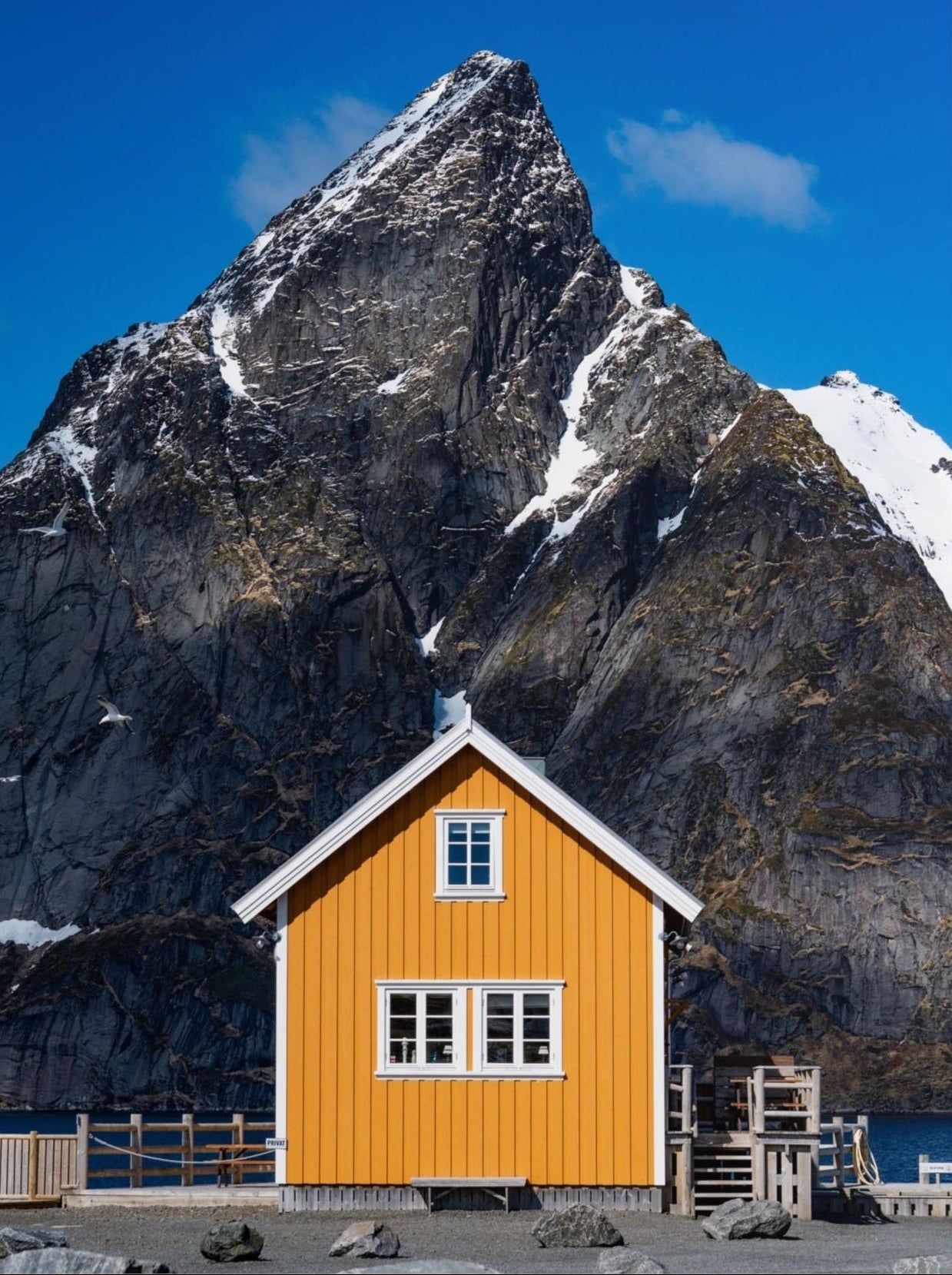 Yellow Cabin in Norway