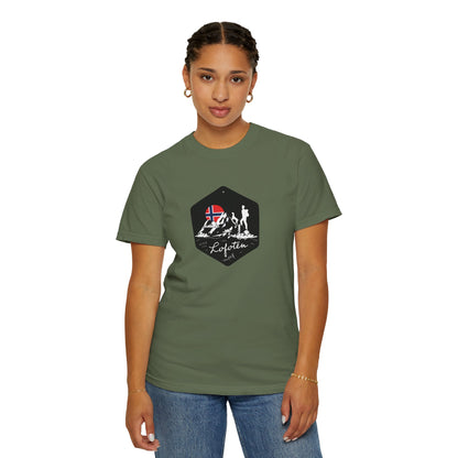 Nature Lover Unisex T-shirt - Lofoten Hiker Norway